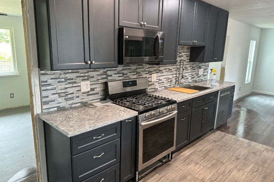 Remodeling the 1990s Tract Kitchen: A Laguna and Franklin Field Guide